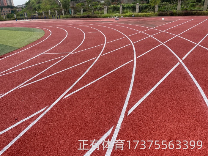 懷化大漢小學(xué)跑道完工